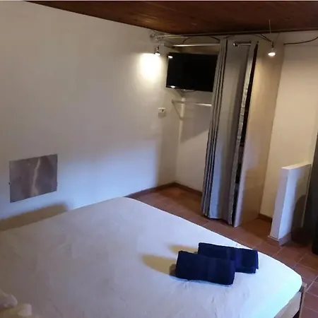 Casa De 10 Persones Al Centre De Beget