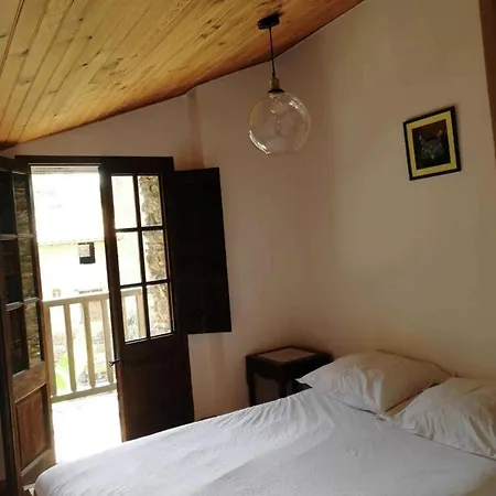 Casa De 10 Persones Al Centre De Beget